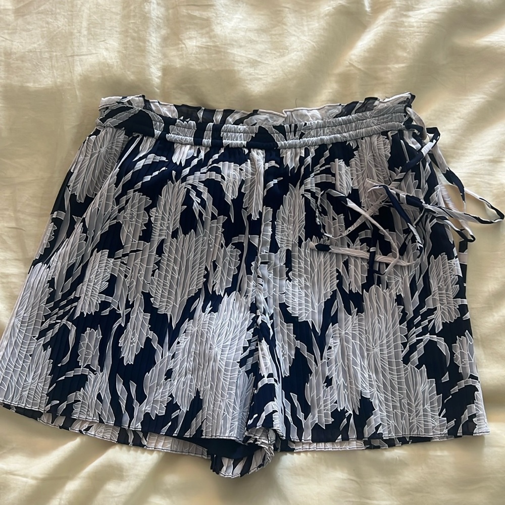 Club Monaco Katya micropleated shorts